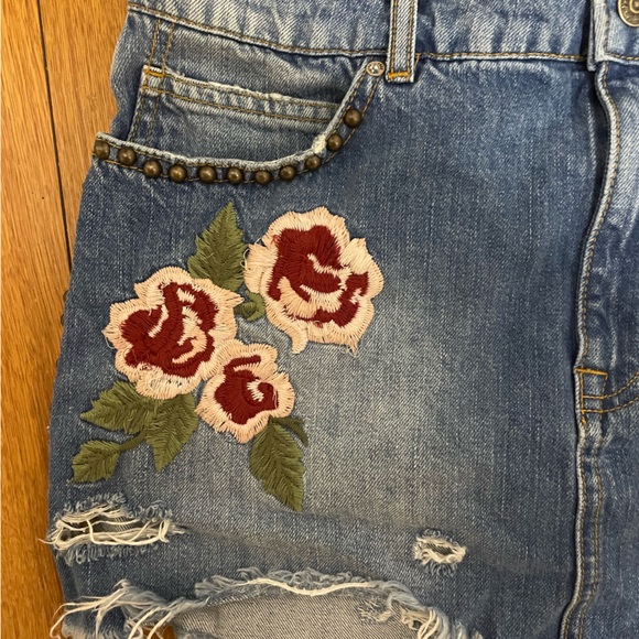 Free People Wild Rose Embroidered Denim Mini Skirt 🖤 - Picture 13 of 16